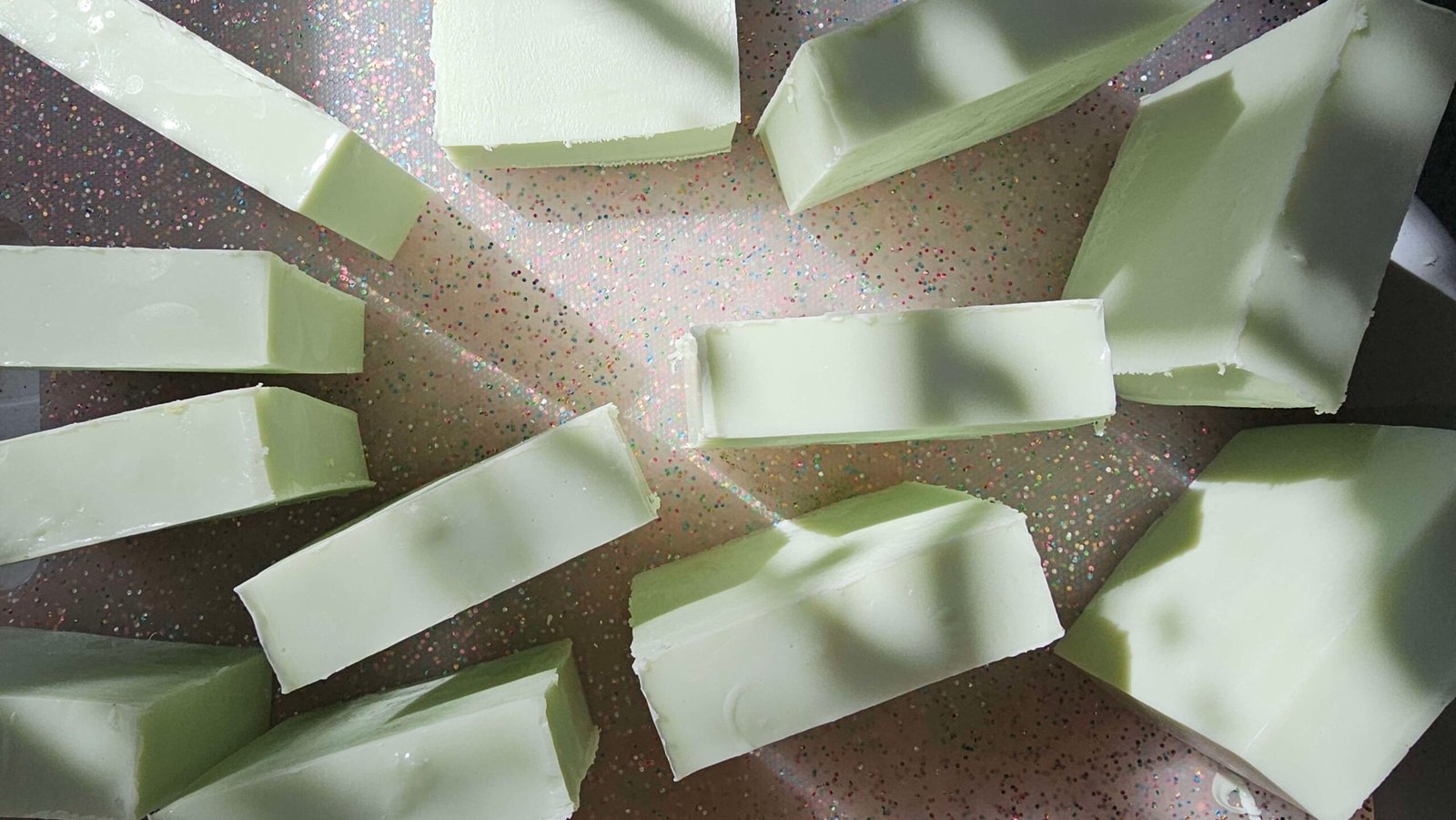 aloe, cucumber & green tea goatmilk soap aloe, cucumber & green tea goatmilk soap