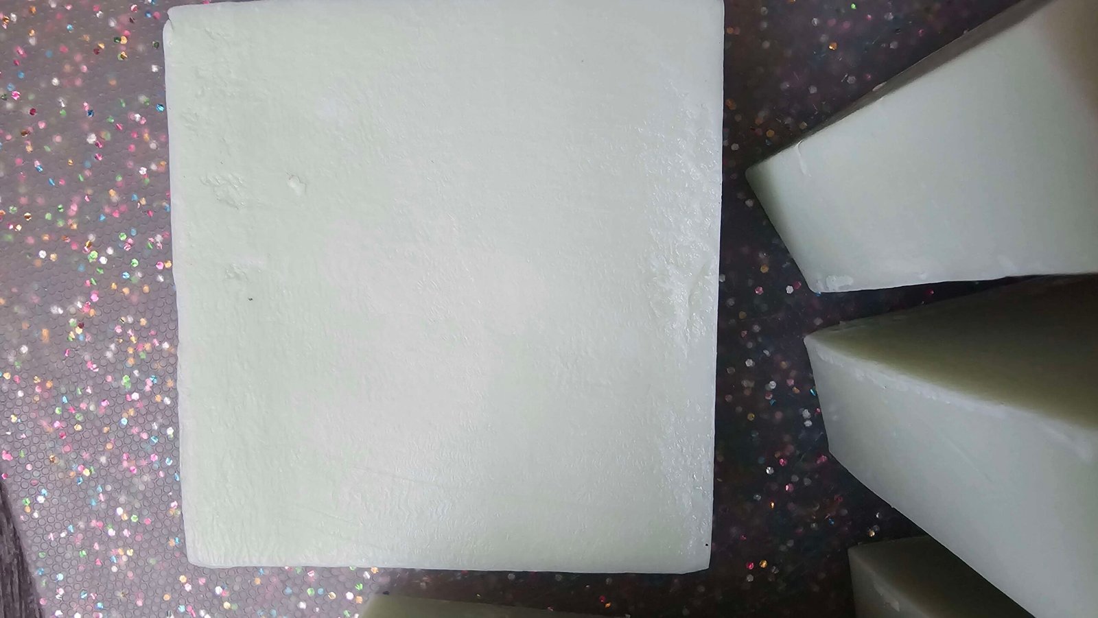 aloe, cucumber & green tea goatmilk soap aloe, cucumber & green tea goatmilk soap